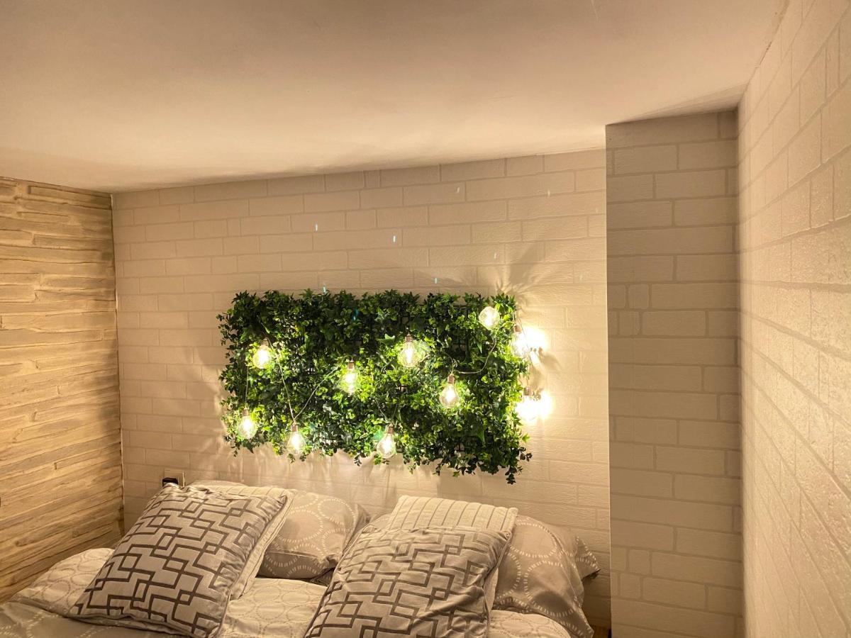 Apartamento Cozy designer apart / Acogedor apartamento de diseño ● WiFi - Jacuzzi - A/C SteamSauna Madrid Exterior foto